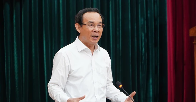 Bí thư Thành ủy TP.HCM Nguyễn Văn Nên chủ trì phiên họp