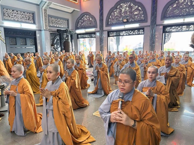 Khóa lễ tụng kinh