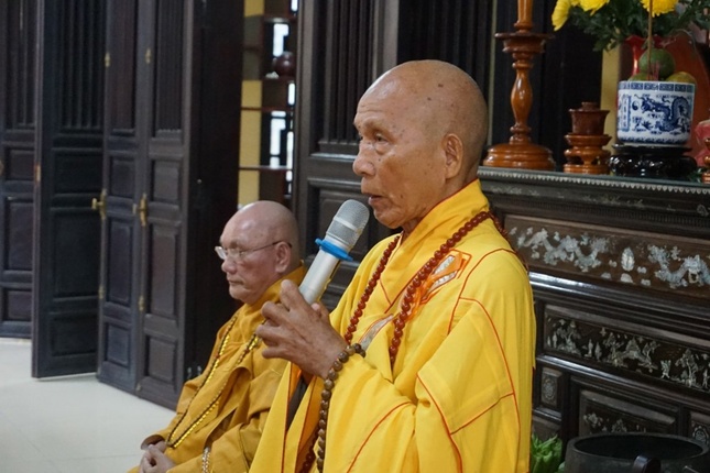 Trưởng lão Hòa thượng Thích Huệ Thường sách tấn hành giả an cư