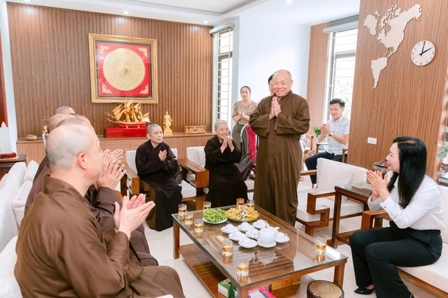 Thượng tọa Thích Tâm Định phát biểu