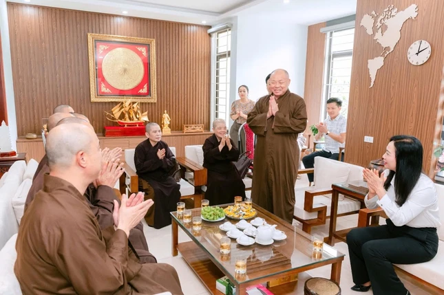 Thượng tọa Thích Tâm Định phát biểu Thượng tọa Thích Tâm Định phát biểu