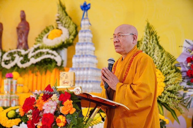 Hòa thượng Thích Quảng Tùng ban đạo từ Hòa thượng Thích Quảng Tùng ban đạo từ