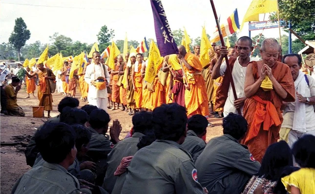 Ngài Maha Ghosananda trên cuộc hành trình cầu nguyện cho hòa bình