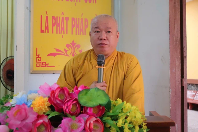 Thượng tọa Thích Tâm Khiết trình danh sách công cử chư tôn đức làm đại diện giữ mối liên hệ công tác với các cơ sở tự viện trên địa bàn xã mới sáp nhập Thượng tọa Thích Tâm Khiết trình danh sách công cử chư tôn đức làm đại diện giữ mối liên hệ công tác với các cơ sở tự viện trên địa bàn xã mới sáp nhập