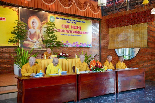 Chư tôn giáo phẩm chứng minh