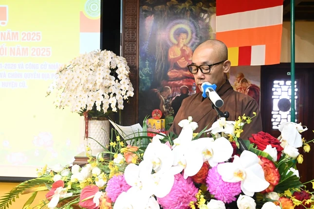 Thượng tọa Thích Bản Điền báo cáo sơ kết hoạt động Phật sự