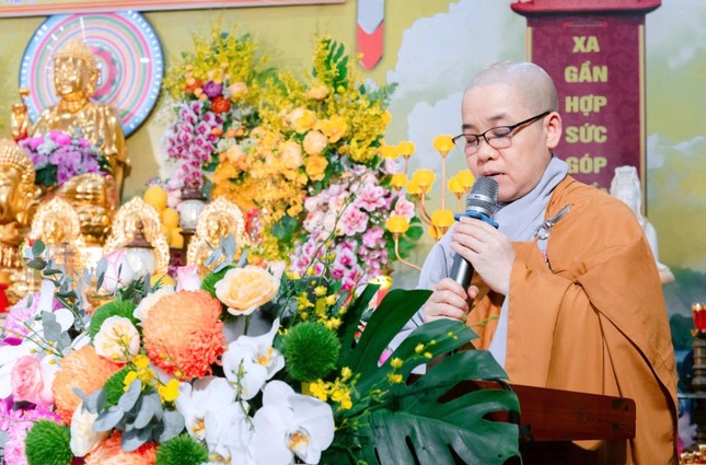 Sư cô Thích nữ Như Hòa thông qua thời khóa tu tập của hạ trường