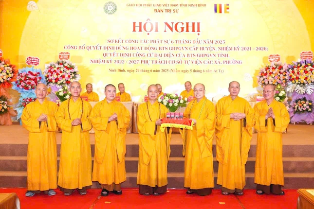 Ban Trị sự Phật giáo các huyện, thành phố trao trả con dấu