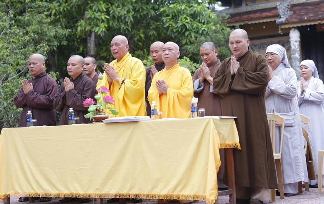 Nghi thức niệm Phật cầu gia hộ