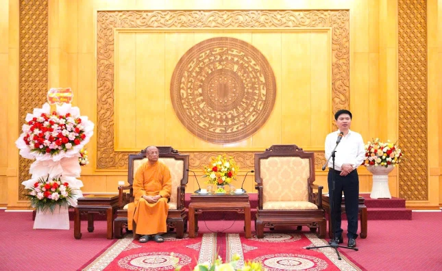 Bí thư Tỉnh ủy Trương Quốc Huy phát biểu cảm ơn Ban Trị sự GHPGVN tỉnh Ninh Bình