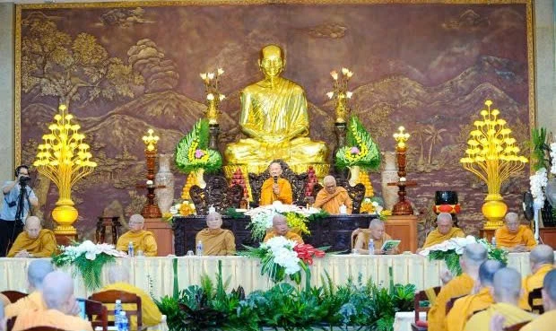 Trưởng lão Hòa thượng Thích Giác Giới ban đạo từ