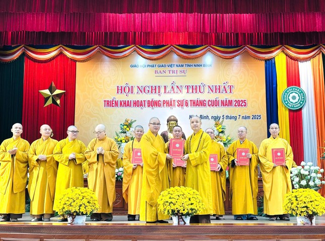 Ban Trị sự GHPGVN tỉnh Ninh Bình (mới) gồm 149 vị, trong đó Ban Thường trực 48 vị, Ủy viên Ban Trị sự 101 vị