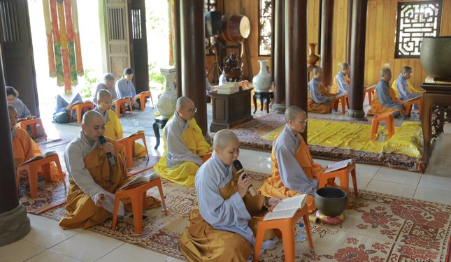 Trang nghiêm những thời kinh cầu nguyện