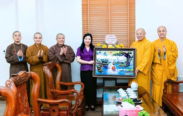 Chúc mừng bà Phạm Thị Thanh Thủy, Ủy viên Ban Thường vụ Tỉnh ủy, Chủ nhiệm Ủy ban Kiểm tra Tỉnh ủy Thanh Hóa Chúc mừng bà Phạm Thị Thanh Thủy, Ủy viên Ban Thường vụ Tỉnh ủy, Chủ nhiệm Ủy ban Kiểm tra Tỉnh ủy Thanh Hóa