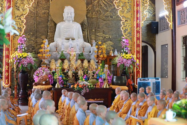 Trường hạ chùa Kiều Đàm có 161 hành giả an cư, trong đó có 101 vị nội thiền và 60 vị ngoại thiền Trường hạ chùa Kiều Đàm có 161 hành giả an cư, trong đó có 101 vị nội thiền và 60 vị ngoại thiền