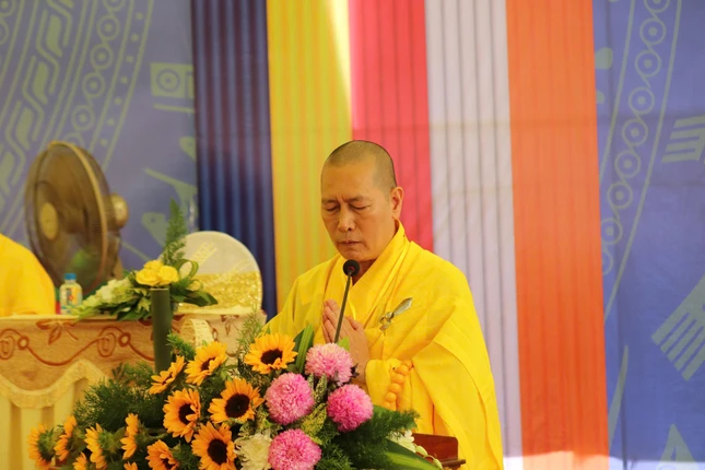 Đại đức Thích Từ Nguyện phát biểu khai mạc Đại đức Thích Từ Nguyện phát biểu khai mạc
