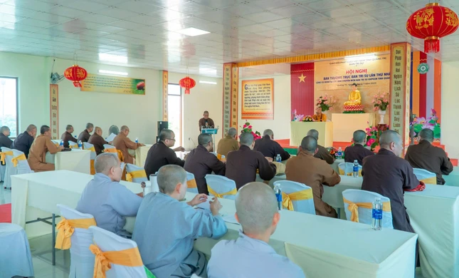 Quang cảnh phiên họp