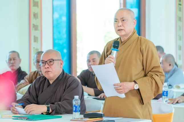 Thượng tọa Thích Quảng Thiện phát biểu