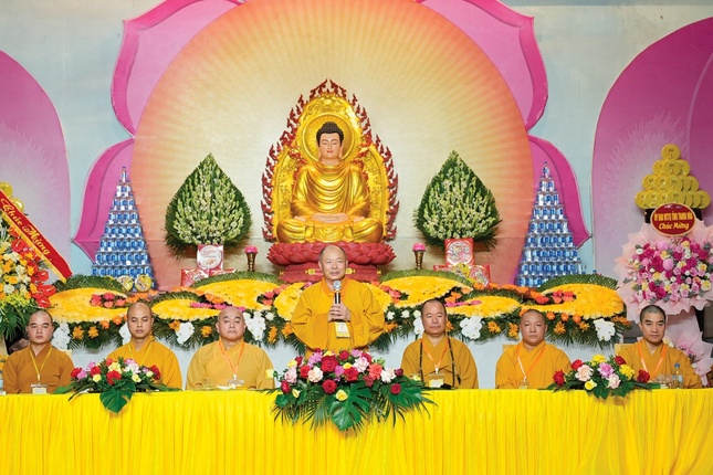 Thượng tọa Thích Tâm Định ban đạo từ Thượng tọa Thích Tâm Định ban đạo từ