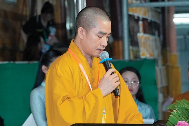 Đại đức Thích Nguyên Lương phát biểu khai mạc Đại đức Thích Nguyên Lương phát biểu khai mạc