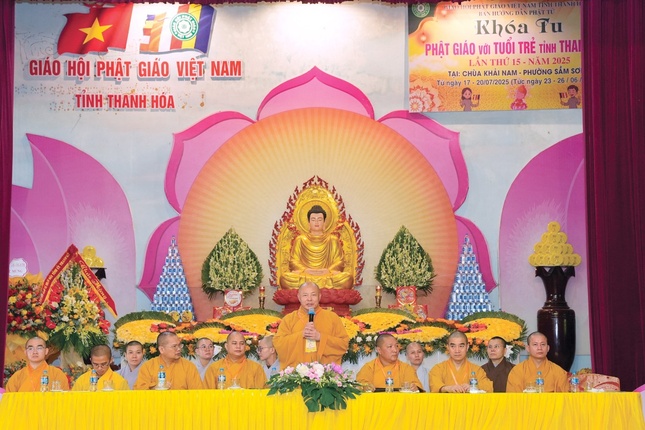 Thượng tọa Thích Tâm Định phát biểu Thượng tọa Thích Tâm Định phát biểu