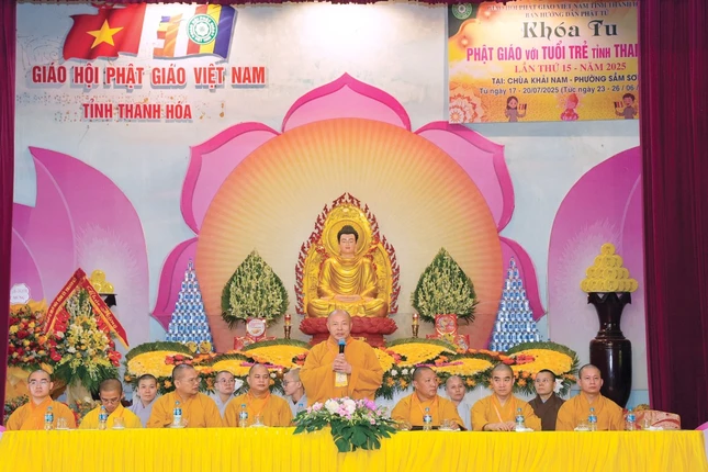 Thượng tọa Thích Tâm Định phát biểu