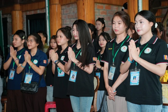 Các khóa sinh tham dự khóa tu