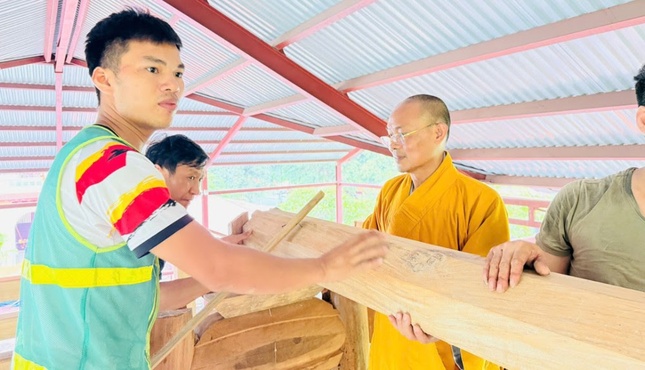 Thượng lương ngôi Tam bảo chùa Tích Sơn