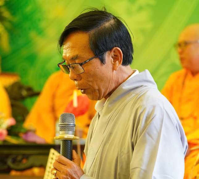 Phật tử Lê Văn Hóa phát biểu Phật tử Lê Văn Hóa phát biểu