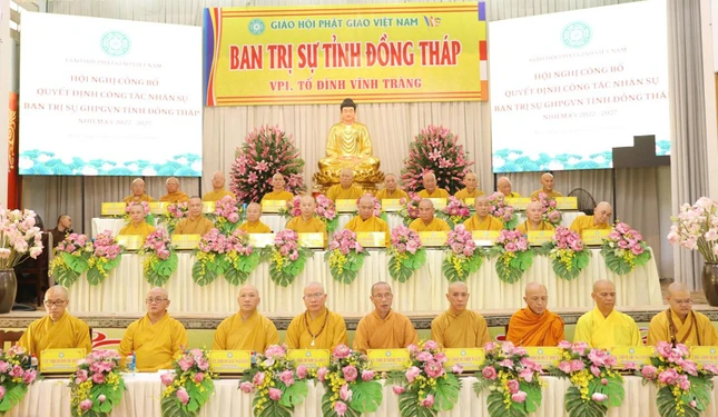 Chư tôn đức chứng minh hội nghị