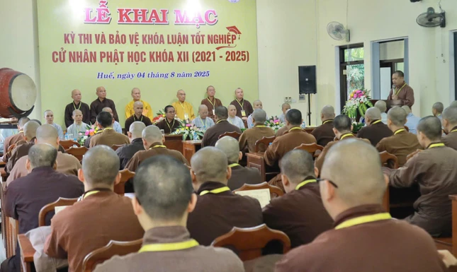 Quang cảnh lễ khai mạc kỳ thi