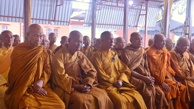 Chư tôn giáo phẩm chứng minh