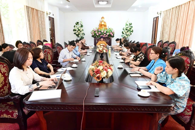 Quang cảnh buổi làm việc