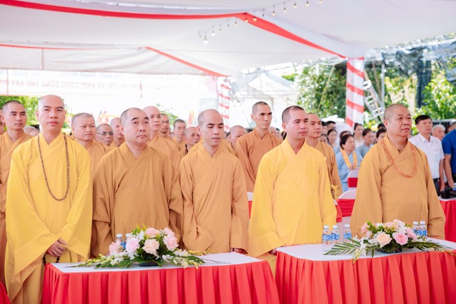 Chư tôn đức tham dự Chư tôn đức tham dự