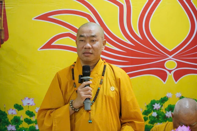 Thượng tọa Thích Quảng Lộc phát biểu
