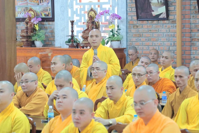 Tăng sinh tham vấn những vấn đề còn vướng mắc trong đời sống tu học Tăng sinh tham vấn những vấn đề còn vướng mắc trong đời sống tu học