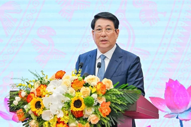 Phát biểu tại chương trình gặp mặt, Chủ tịch nước Lương Cường khẳng định mỗi thắng lợi của dân tộc đều bắt nguồn từ sức mạnh đại đoàn kết, đồng lòng, cống hiến không ngừng nghỉ của các tầng lớp nhân dân dưới sự lãnh đạo của Đảng