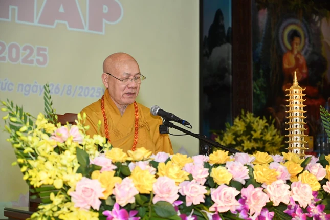 Hòa thượng Thích Quảng Tùng ban đạo từ