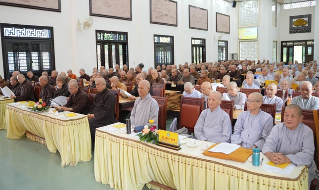 Chư tôn đức Tăng Ni đại diện các chùa tham dự