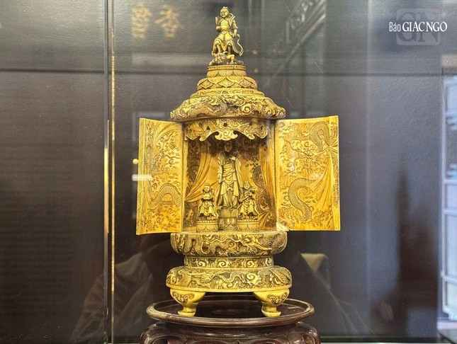 Tượng Phật bằng ngà phong cách Nhật Bản