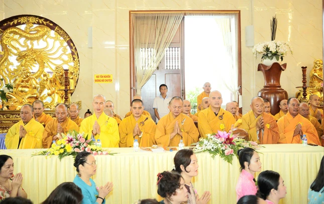 Chư Tăng tham dự