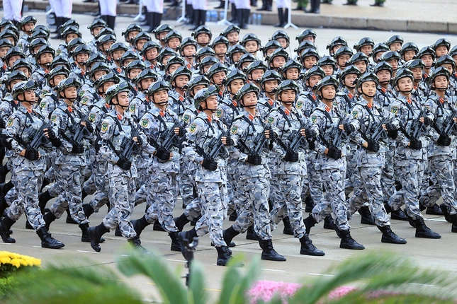 Khối chiến sĩ Đặc nhiệm dù là lực lượng đặc biệt tinh nhuệ của Quân đội nhân dân Việt Nam anh hùng; đã lập nhiều chiến công xuất sắc trong sự nghiệp xây dựng và bảo vệ Tổ quốc. Tiếp nối truyền thống vẻ vang của Tình báo quốc phòng, các chiến sĩ Đặc nhiệm dù hôm nay đang miệt mài huấn luyện, sẵn sàng chiến đấu, hoàn thành xuất sắc mọi nhiệm vụ; xứng đáng là lực lượng trọng yếu, đặc biệt tin cậy, tuyệt đối trung thành của Đảng, Nhà nước và Nhân dân