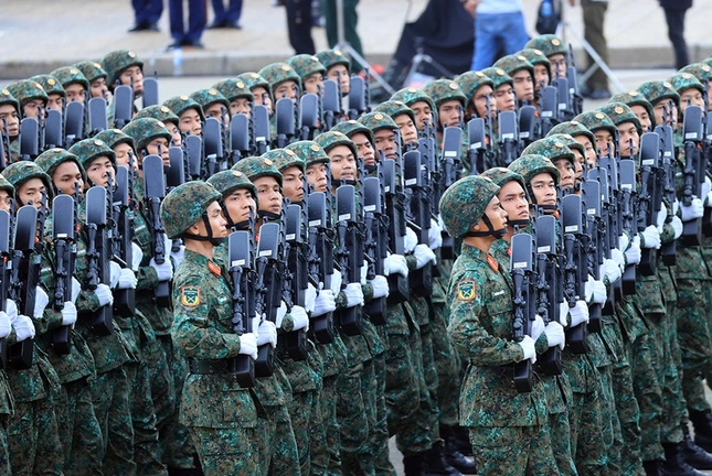 Khối lực lượng Tác chiến không gian mạng được xây dựng theo hướng tinh, gọn, mạnh, hiện đại. Lực lượng Tác chiến không gian mạng đã không ngừng phát triển, hoàn thành xuất sắc các nhiệm vụ được giao; làm nòng cốt, cùng toàn quân bảo vệ vững chắc chủ quyền quốc gia trên không gian mạng. Trước yêu cầu nhiệm vụ mới, lực lượng Tác chiến không gian mạng tiên phong đột phá phát triển khoa học công nghệ, đổi mới sáng tạo, chuyển đổi số, góp phần cùng dân tộc bước vào kỷ nguyên phát triển mới