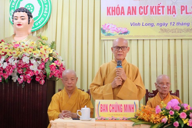 Hòa thượng Thích Tâm Linh ban đạo từ Hòa thượng Thích Tâm Linh ban đạo từ