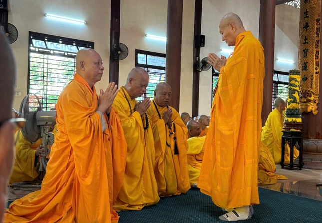 Chư Tăng tác pháp Tự tứ