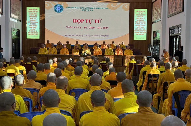 Họp Tăng trước lễ Tự tứ