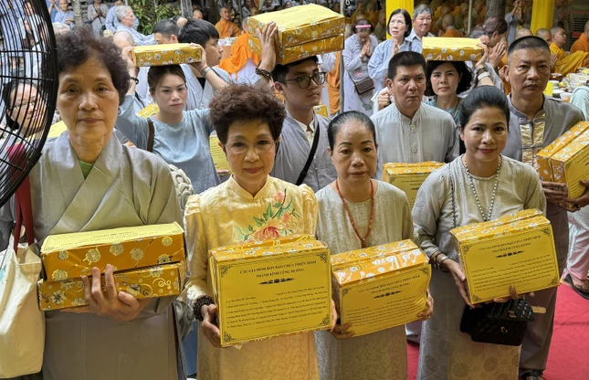 Phật tử trang nghiêm tham dự Pháp hội Vu lan