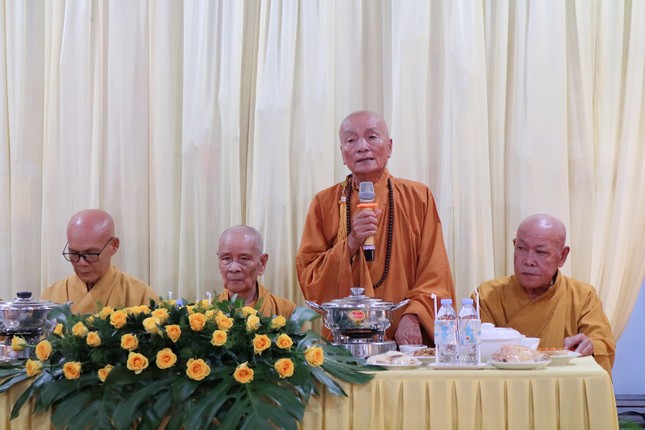 Hòa thượng Thích Phước Minh ban đạo từ