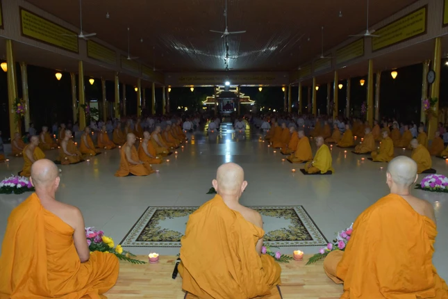 Thắp nến tưởng niệm, tri ân công hạnh cố Hòa thượng Thích Giác Đức