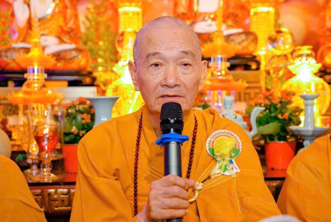 Trưởng lão Hòa thượng Thích Thanh Hùng ban đạo từ